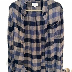 Croft & Barrow Blue and Gray Plaid Button-Up Shirt